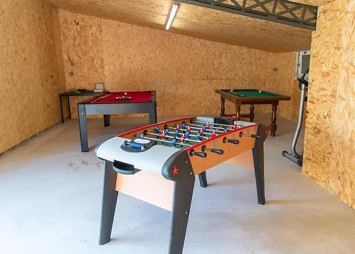 Cheval Dore Dans La Ferme * Ryes